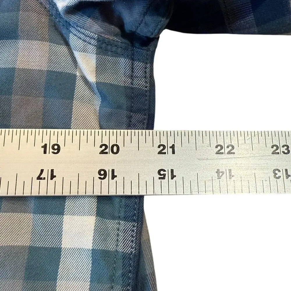 The North Face Men’s Size Medium Blue & Gray Checked Short Sleeve Shirt